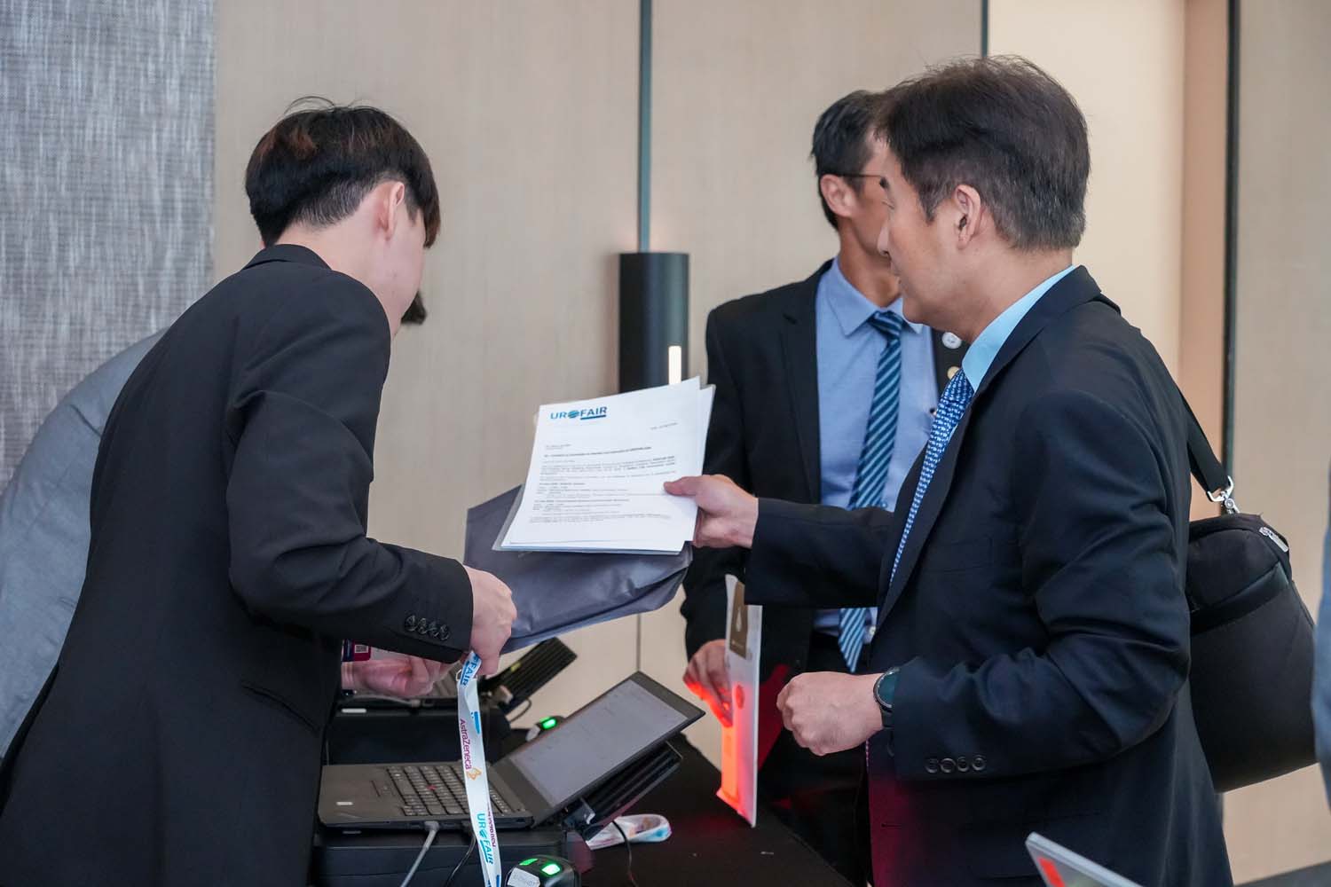 0043 URO DIN05856