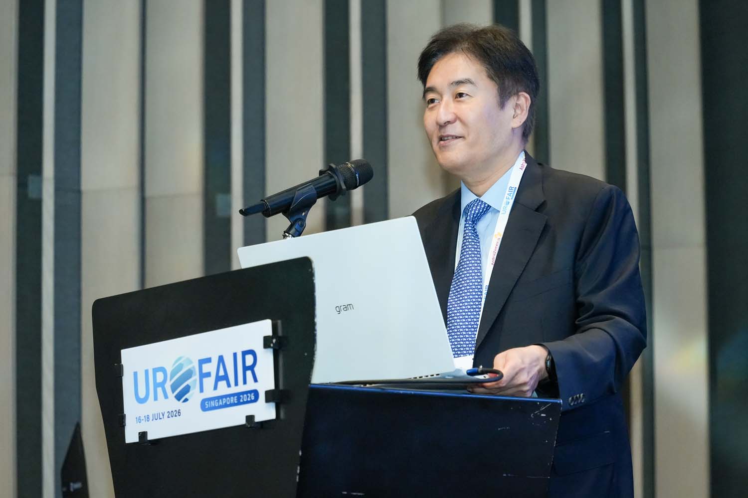 0109 URO DIN05962